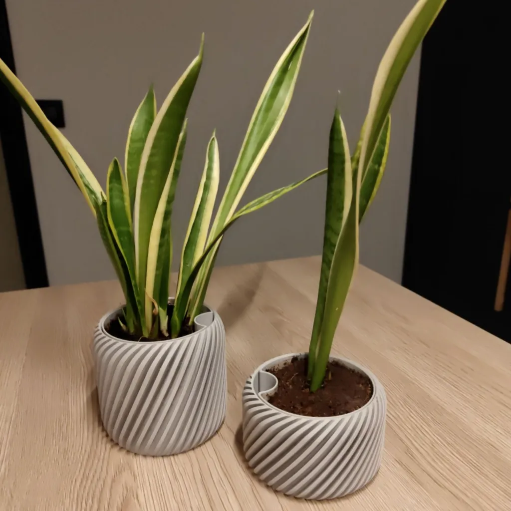 Ribbed bloempot_F4.webp