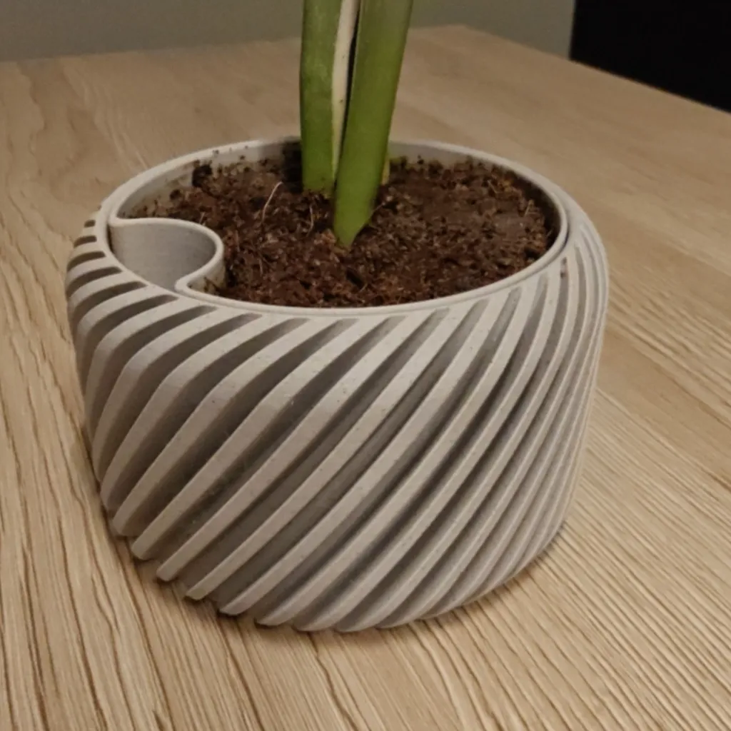 Ribbed bloempot_F2.webp